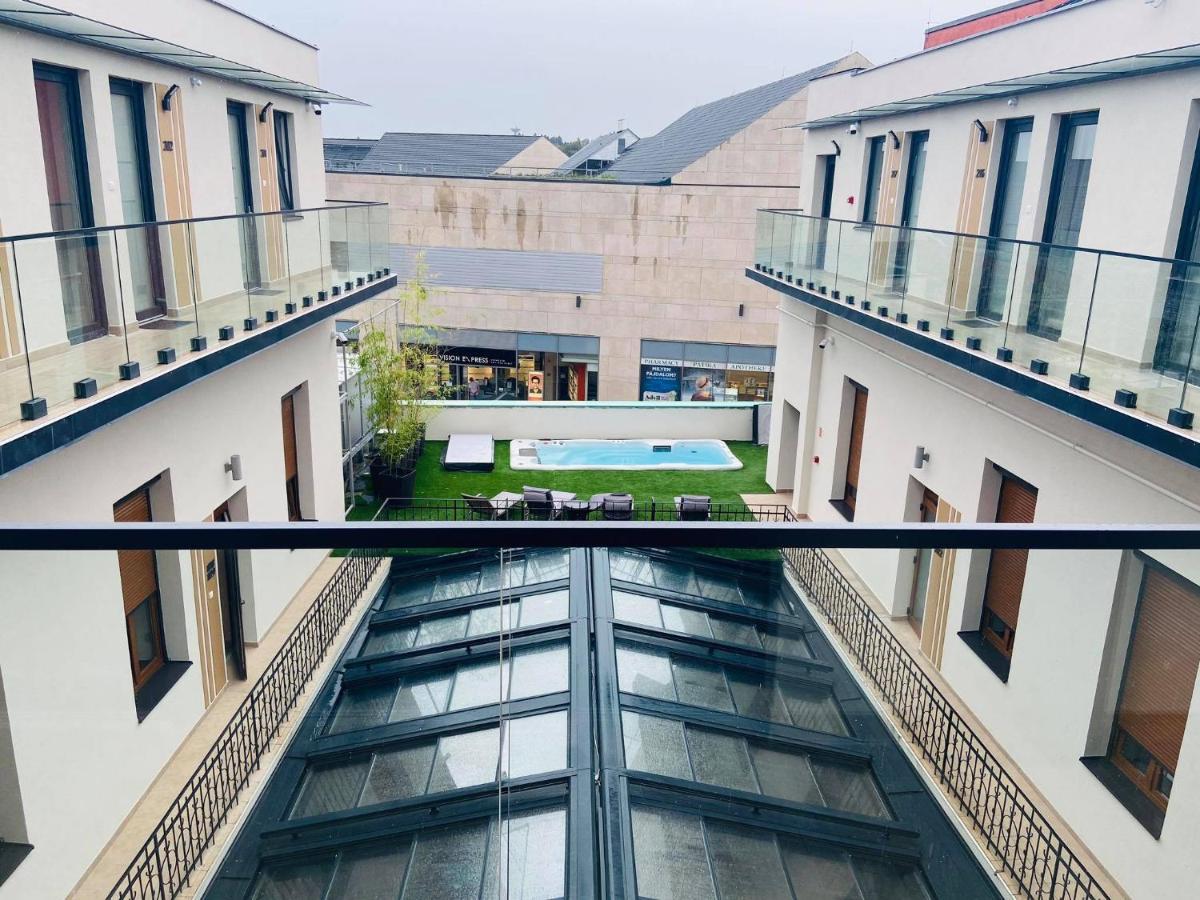 Hotel La Pergola&Prestige Panzió Kaposvár Exterior foto