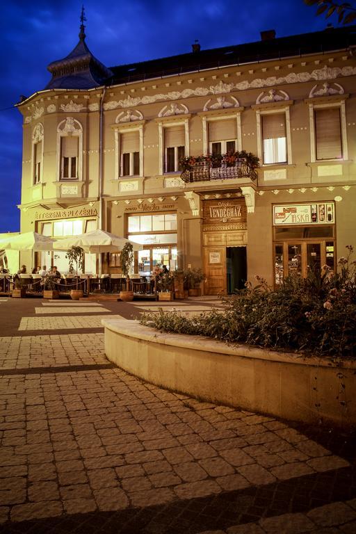 Hotel La Pergola&Prestige Panzió Kaposvár Exterior foto